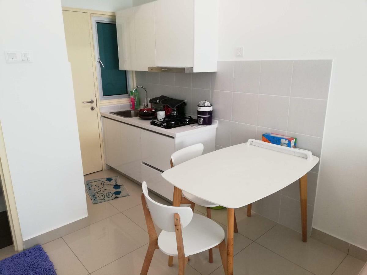 2 Carpark Gep 5 Star Hotel Bed & Sofa Studio Seri Kembangan Eksteriør billede