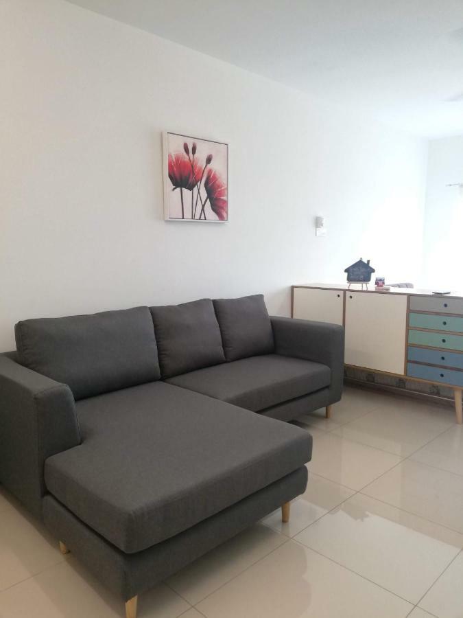 2 Carpark Gep 5 Star Hotel Bed & Sofa Studio Seri Kembangan Eksteriør billede