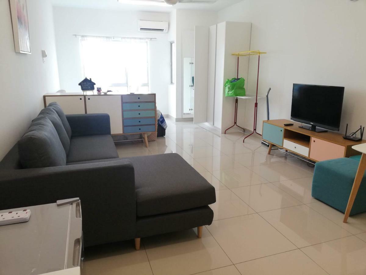 2 Carpark Gep 5 Star Hotel Bed & Sofa Studio Seri Kembangan Eksteriør billede