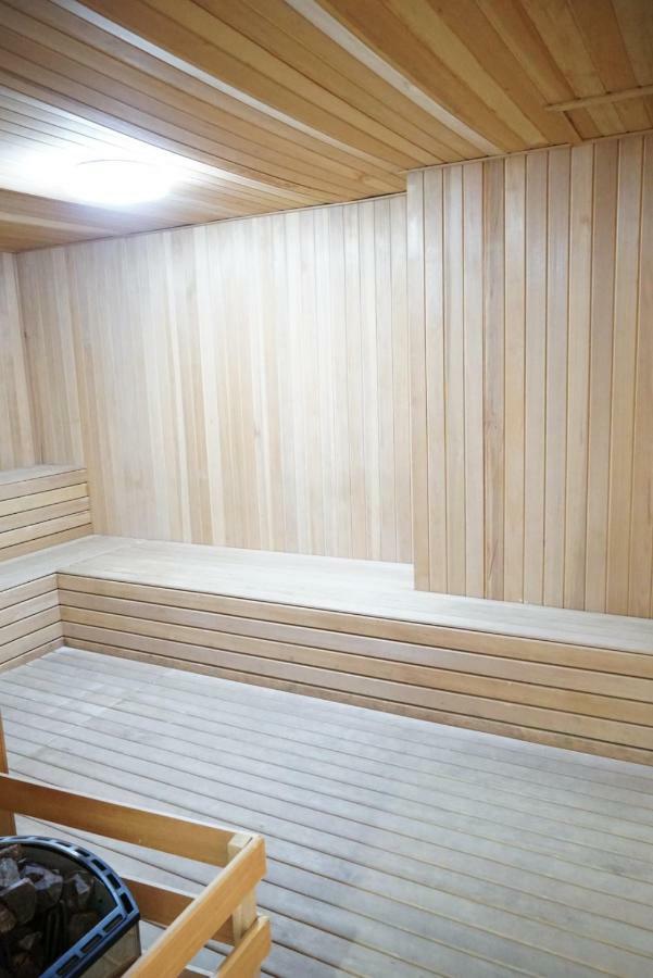 2 Carpark Gep 5 Star Hotel Bed & Sofa Studio Seri Kembangan Eksteriør billede