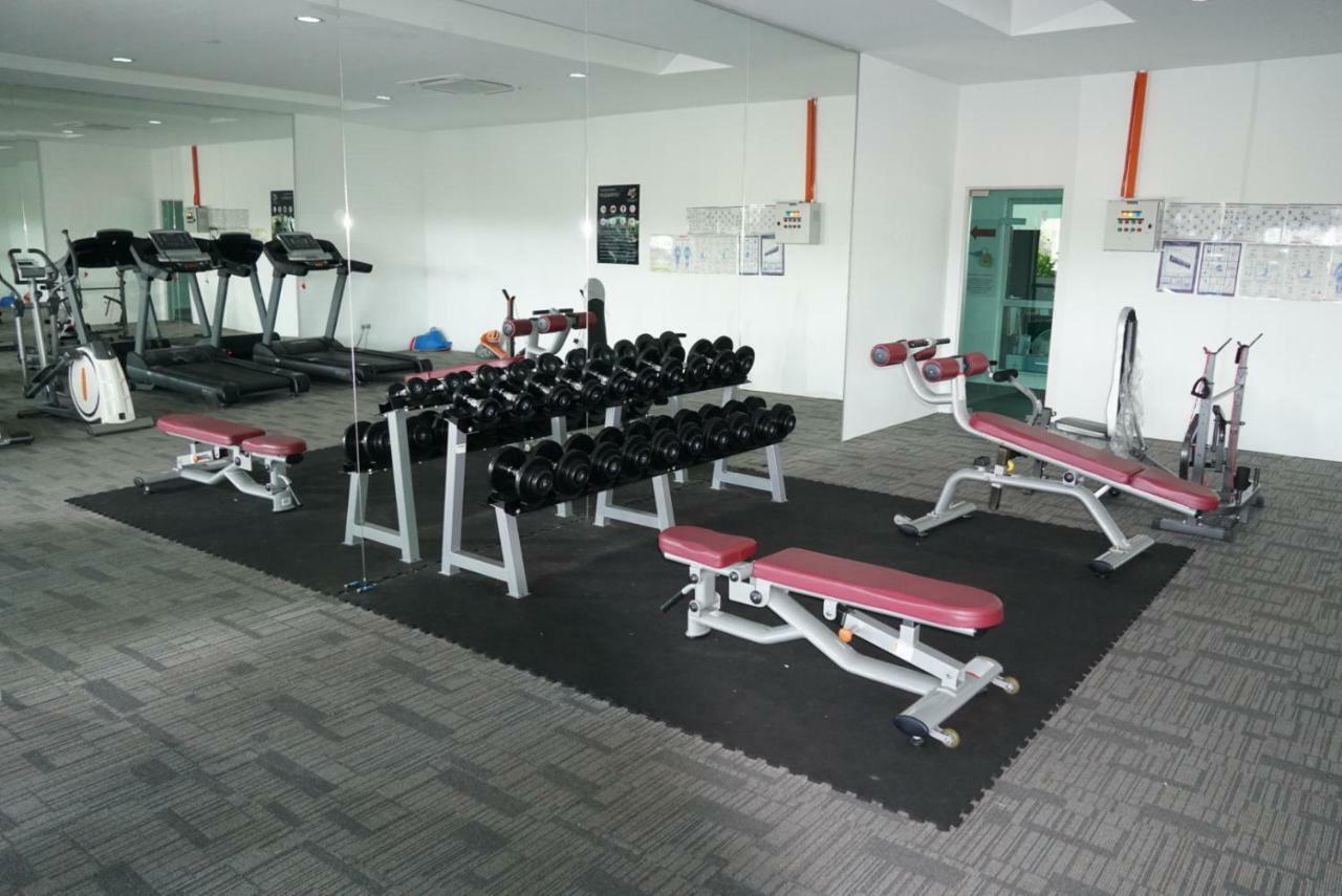 2 Carpark Gep 5 Star Hotel Bed & Sofa Studio Seri Kembangan Eksteriør billede